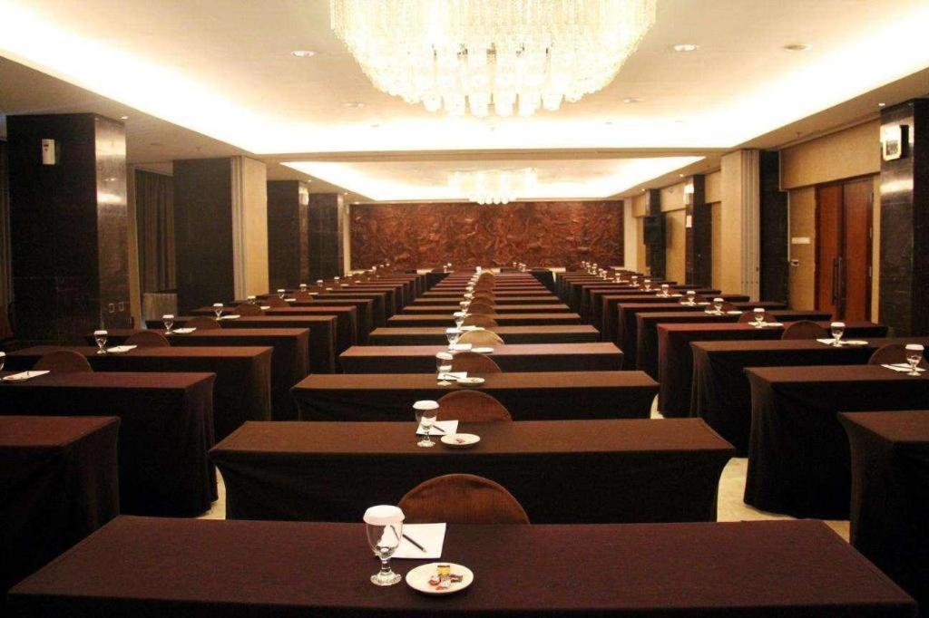 Mitra Bandung Hotel Екстер'єр фото
